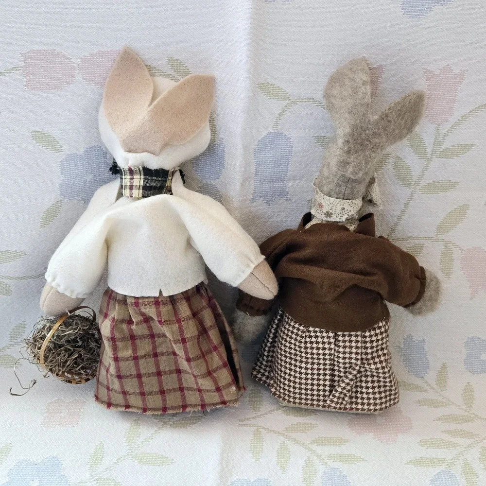 Folk Art Bunny Dolls Handmade Felt Easter Basket Primitive 13